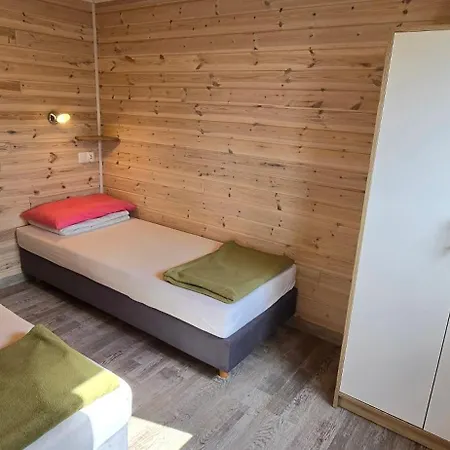 別荘 Letniskowy Nad Jeziorem W Ow Bachus Do 6 Osob