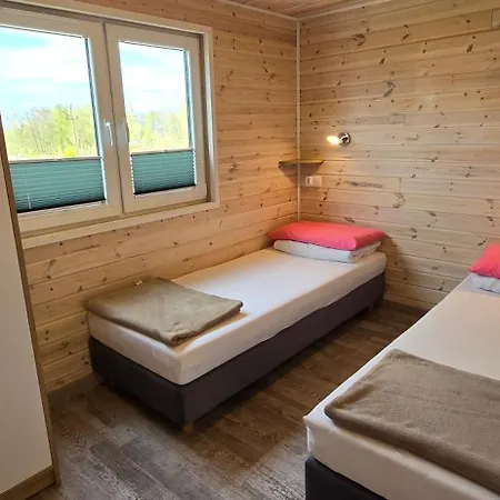 Letniskowy Nad Jeziorem W Ow Bachus Do 6 Osob フミエルノ